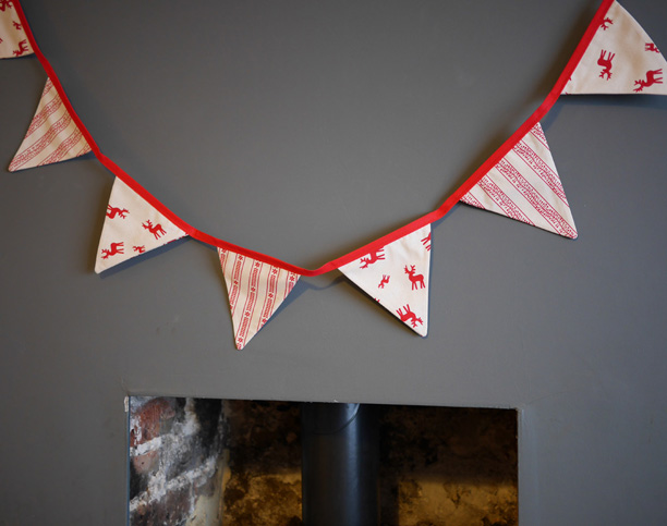 reindeer bunting reindeer bunting