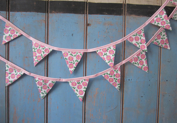 tiny bunting tiny bunting